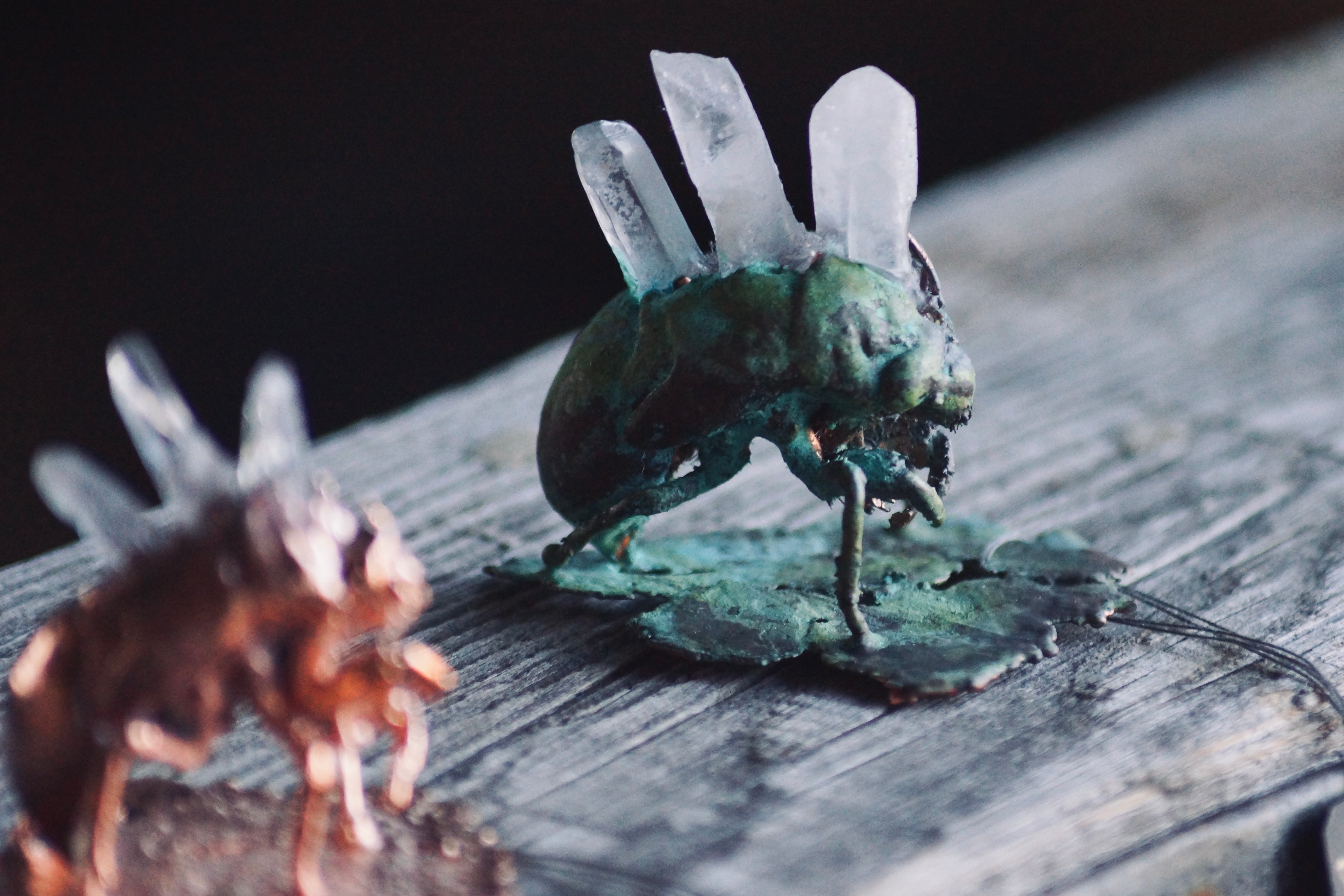 立体絵画の「一輪の薔薇と、近寄る昆虫」 立体アート「一輪の薔薇と、近寄る昆虫」（立体painting)